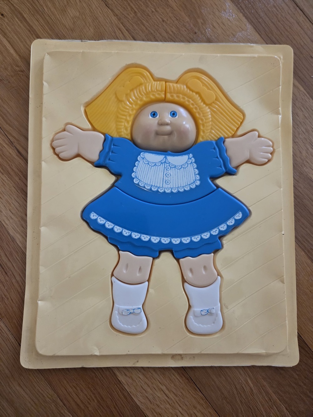 Vintage 1983 Cabbage Patch Kids 3D Plastic Tray Puzzle by ILLCO - Blonde Girl